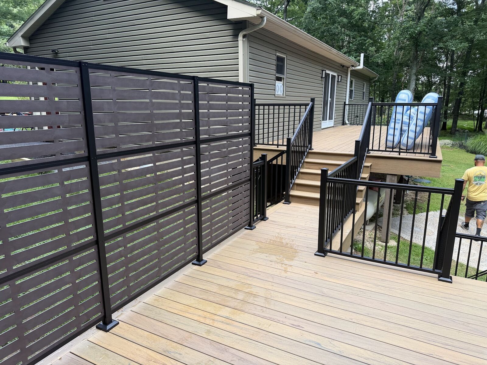 Deck with Privacy Wall